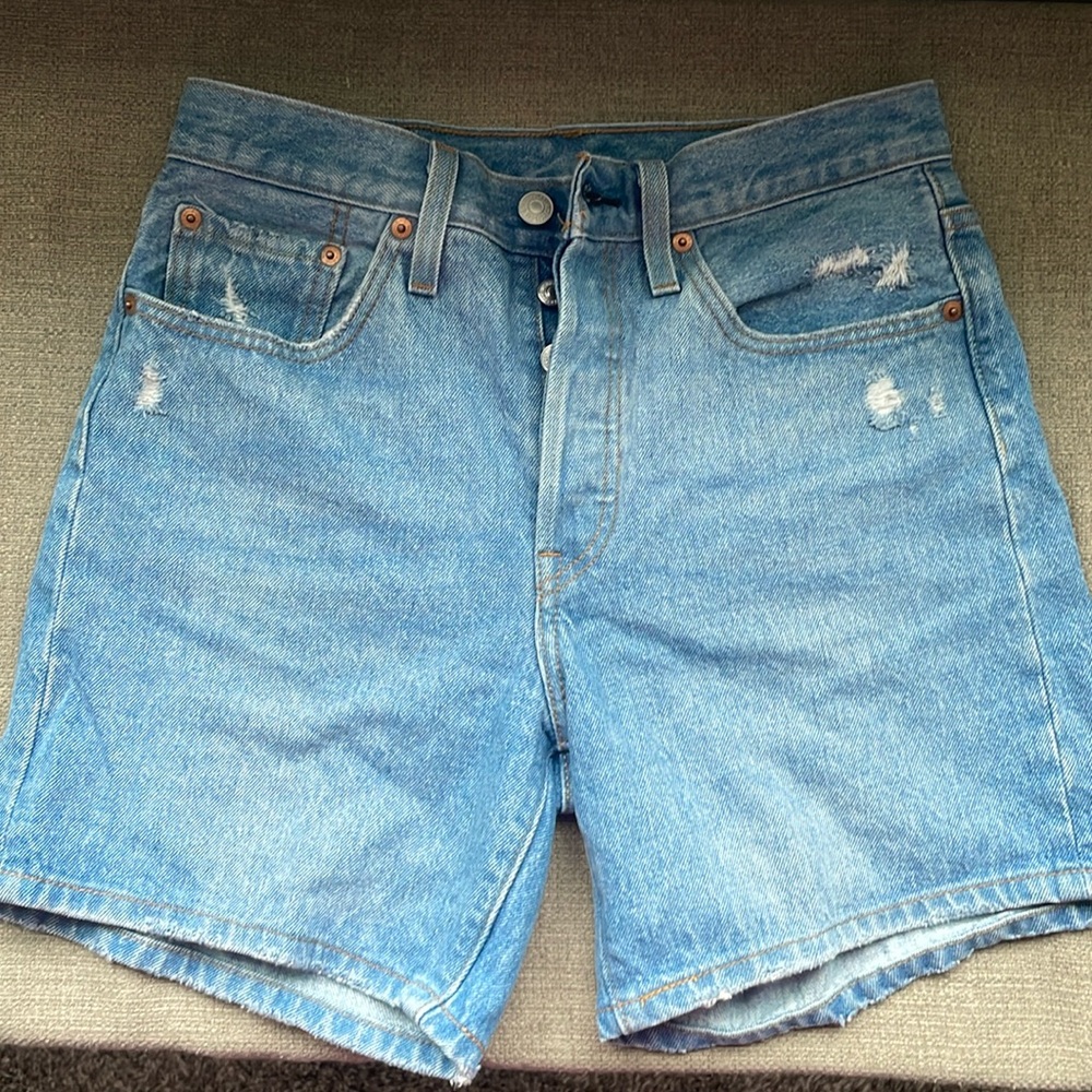 Levi’s 501 button fly mid-length shorts